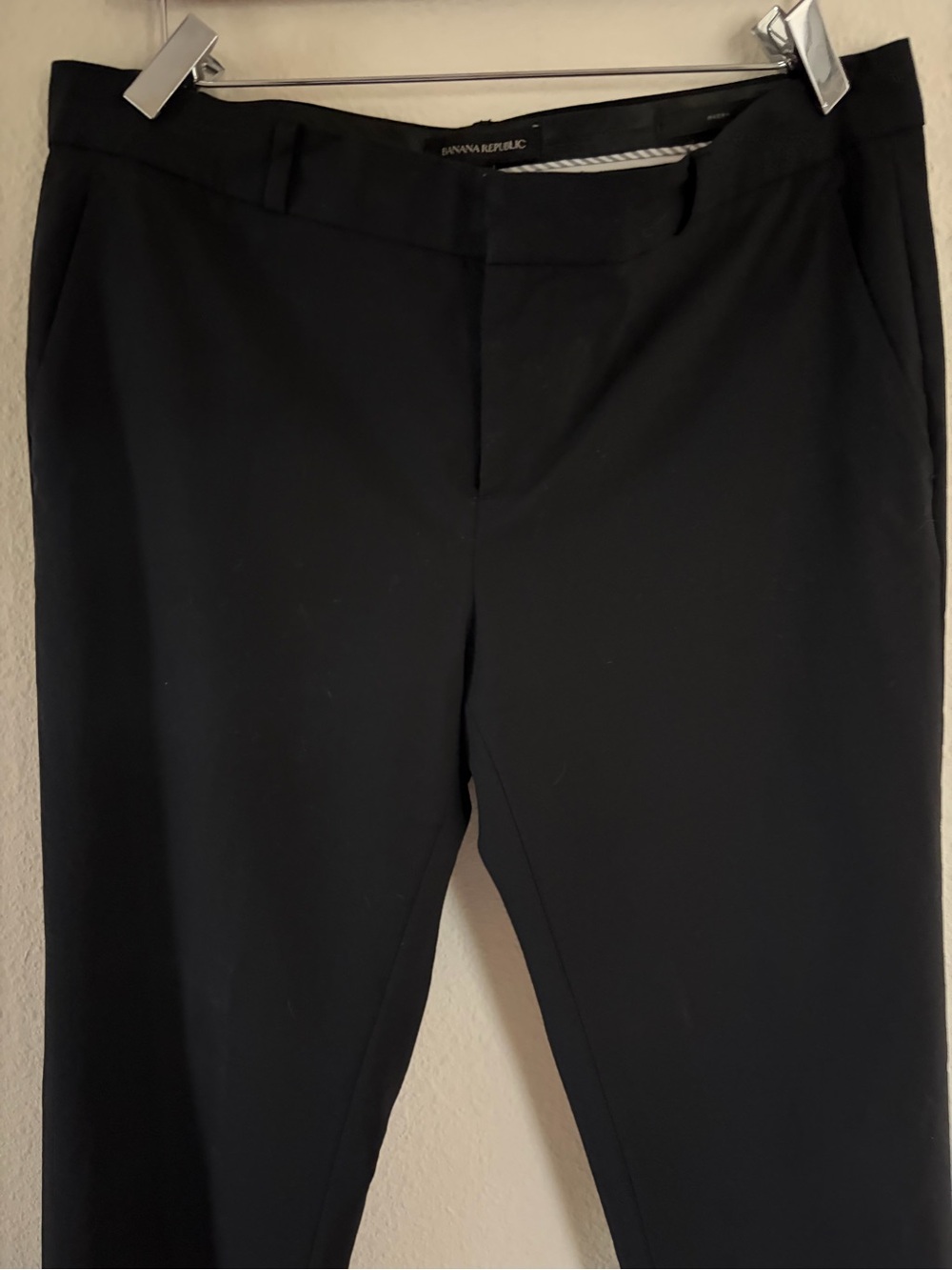 Banana Republic Women’s Black Ankle
Avery Cut Straight Pants Size 8 - Picture 6 of 16